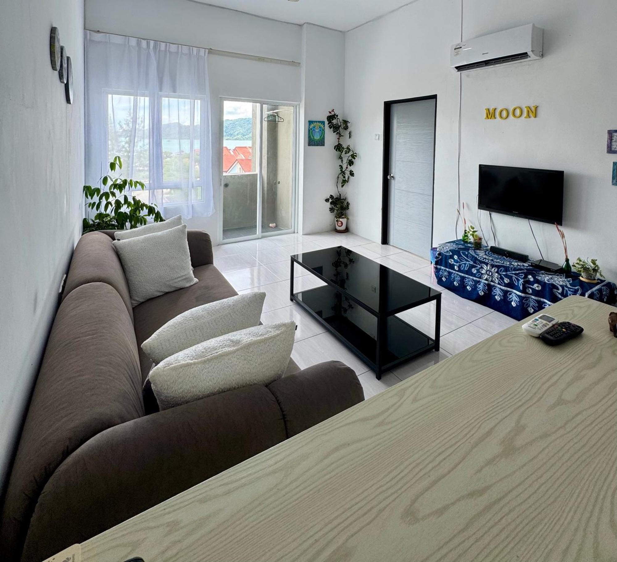 Full Moon Apartment Kuah Exteriör bild